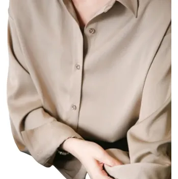 Dámská košile Elegantní saténová dámská košile s límečkem Volný střih s knoflíky Jednobarevná blůzka z polyesteru Stylový top do práce i pro volný čas béžova 3XL