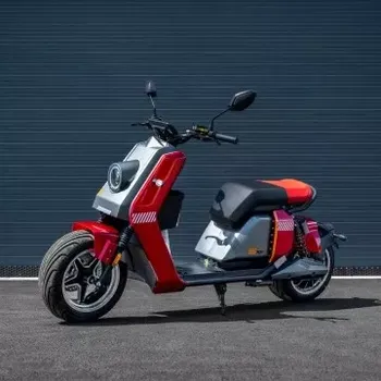 malá motorka Elektroskútr Lera Scooters C7 skútr 3000W Červená Leramotors C7SKRED