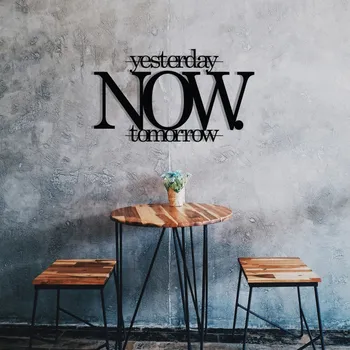 Věšák Dekorativní kovový doplněk na zeď Now