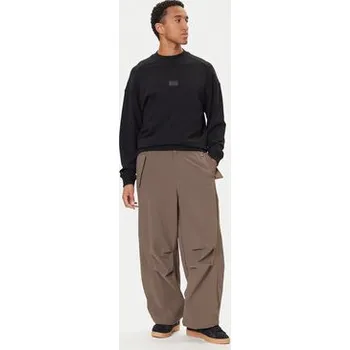 adidas Kalhoty z materiálu Premium Essentials Utility Parachute JW1087 Hnědá Loose Fit 32