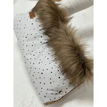 Rukávník Hřejivý rukávník - bílý s puntíky, kožešinou a hnědým beránkem