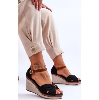 Dámské sandále Dámské sandály na klínu Černá Daphne 39