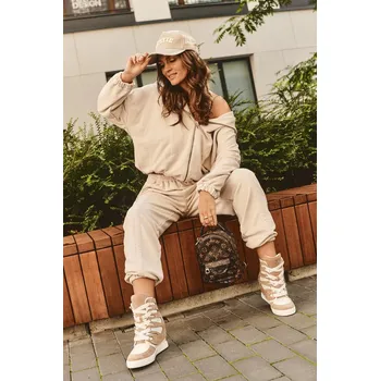 Dámská zimní obuv Béžové kožené kotníkové boty na klínku Amria Velikost: 39