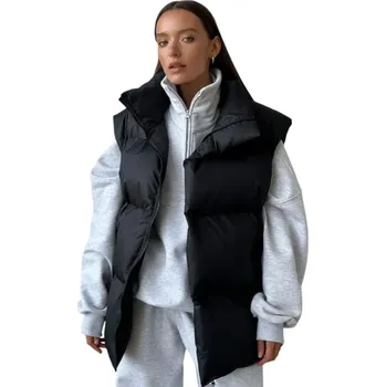 Dámská vesta Dámská zimní vesta s rolákem a zapínáním na zip Jednobarevná hřejivá vesta z bavlny a polyesteru Stylová vesta pro chladné zimní dny černá L