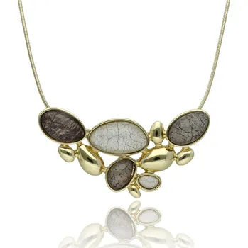 Náhrdelník Yvon Náhrdelník ELISSIA - jemná kombinace šedé elegance a zlatého lesku