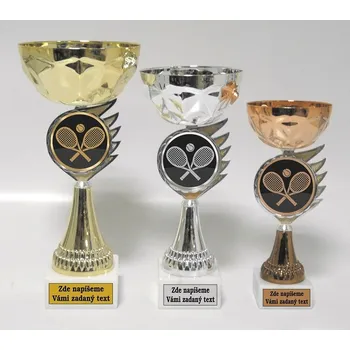 Tenis poháry 522-AC017 Zde napište text na štítky a součet zadejte do košíku. Více informací viz.POPIS v dolní části.