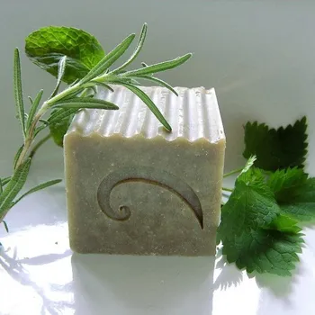 Šampon Tuhý šampon KOPŘIVOVÝ s KONOPNÝM olejem 130g