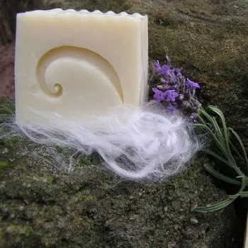 Šampon Tuhý šampon HEDVÁBNÝ s levandulí 130g