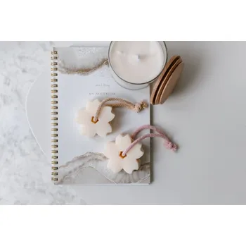 Mýdlo Protože JSI Pečující mýdlo pro suchou a citlivou pokožku celého těla KYTIČKA - přírodní šňůrka