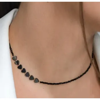 Náhrdelník B-TOP Jemný náhrdelník z černých korálků a Srdíčky - černá/ zlatá