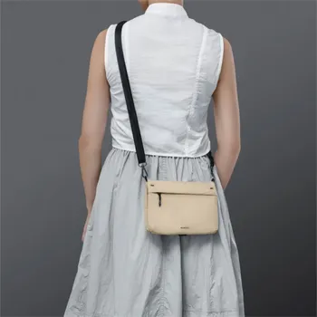 Kabelka SwitchEasy Sacoche Utility Crossbody Bag + Strap Phone Lanyard 20mm 2L - Sand Beige + Black