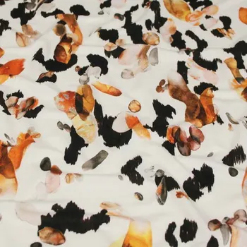 Úplet bílý 18724, barevný vzor, š.145