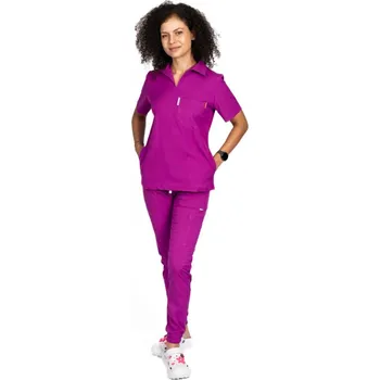 Zdravotnický oděv Purpurový strečový polo oblek pro lékaře, s halenkou do v a tepláky, se stahovací šňůrkou a gumou