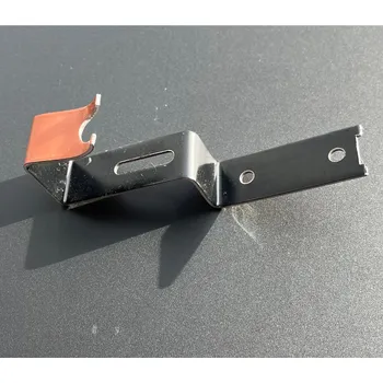 Příchytka hřebenáče Creaton BZ červená