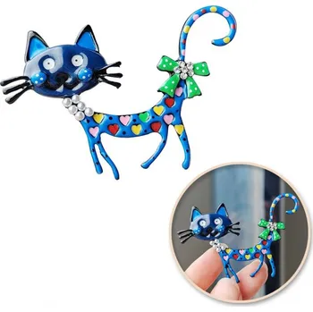 Brož Flamenco Mystique Dekorativní modrá brož KOČKA se srdíčky a mašlí BZ149