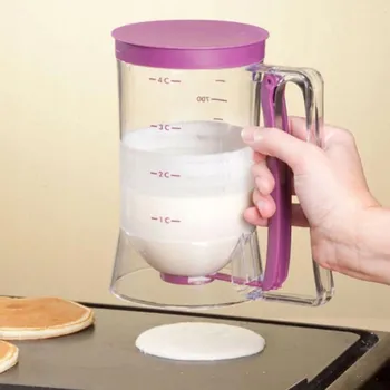 DÁVKOVAČ NA PORCOVÁNÍ TĚSTA A VAFLÍ PALAČINEK, NÁDOBA S ODMĚRKOU 900 ML