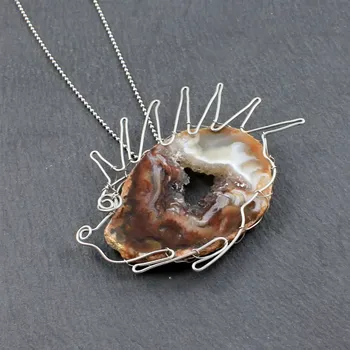 Náhrdelník Přívěsek ježek s peříčkovým achátem