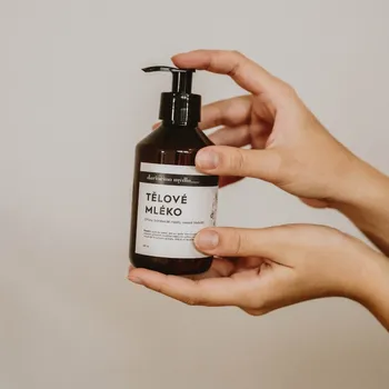 Tělový krém Darinčino Mýdlo Tělové mléko citrusy, bambucké máslo, ovesné hedvábí 250ml