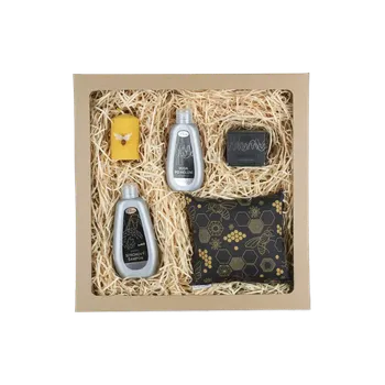 Kosmetická sada Pleva Včelí péče pro muže - Voda po holení s propolisem 100 g, Pánský medový sprchový šampon 200 g, Pánský krém s propolisem 50 g, Bylinný polštářek na dobrý spánek 17 x 17 cm, Svíčka ze včelího výška 6,7 cm a průměr 4 cm, Ozdobný špendlík Včela 1 ks, dár