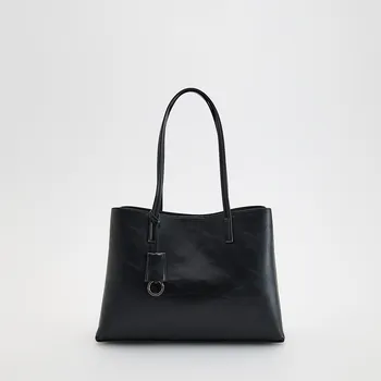 Kabelka Reserved - Kabelka s přívěskem - černý - 645FC-99X - 645FC-99X-ONE