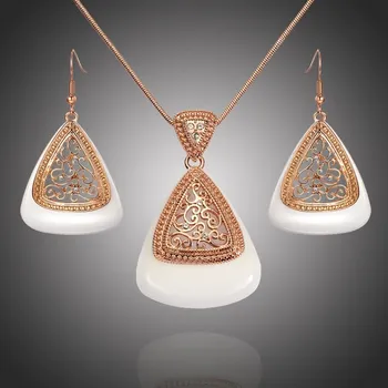 Souprava šperků Éternelle Souprava náhrdelníku a náušnic Belladonna SET1123/0 Bílá/čirá 40 cm + 5 cm (prodloužení)