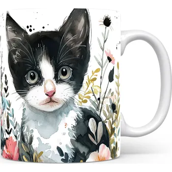 Hrnek se černobílou kočkou – malířským vzhledem