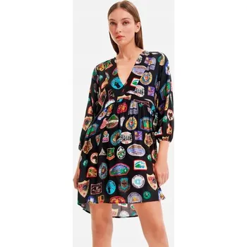 Dámské šaty Desigual šaty pro běžné nošení, klasické mini, velikost XS