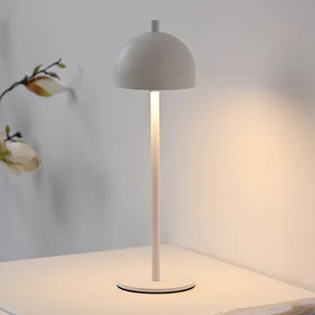 Venkovní osvětlení Schöner Wohnen LED stolní lampa na baterie Bellies, bílá, IP54 - Základna – průměr 10,5 cm, výška 0,5 cm; délka USB nabíjecího kabelu 100 cm 1 x 2,5 W LED - Doprava zdarma