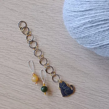 Jehlice Doplňky pro pletení NožkyDoPonožky Řetízkové počítadlo řad + značkovače Černá kočka & nefrit