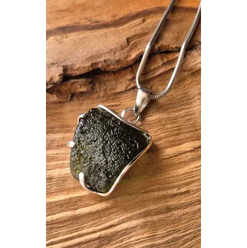 Přívěsek Stříbrný přívěsek s vltavínem P37 0221