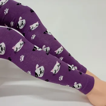 České legíny kamaše punčocháče bez ťapek TREPON OUŠKO fialové s pejsky a kočičkami velikost oblečení - děti: 122/128