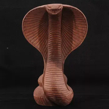 Soška kobra 25 cm – dřevořezba, had před výpadem