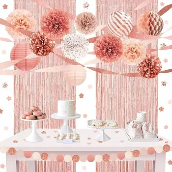 Obraz 22 kusů pomponů na dekoraci - NICROLANDEE