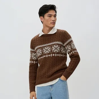 Pánský svetr Reserved - Svetr pletený v copánkovém vzoru - hnědá - 945GC-88P - 945GC-88P-M