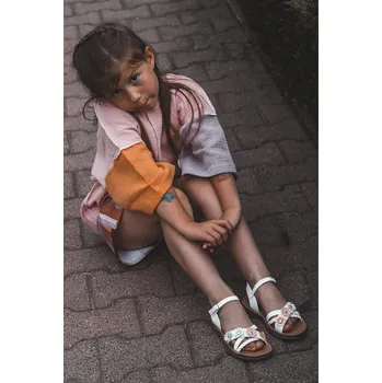 Dámské žabky Dětské Sandálky S Přezkou S Květinami Bílé Nestalee 25