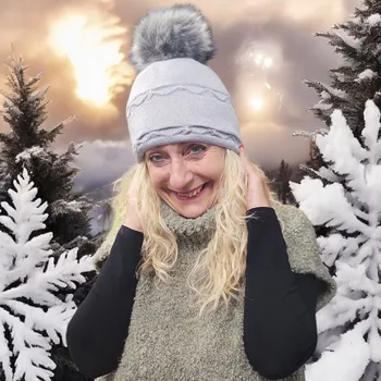 Čepice Zimní čepice s bambulí Barva: Šedá, Size system: One size