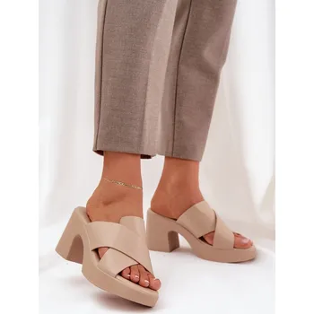 Dámské žabky Lehké Pantofle Na Podpatku Z Eko Kůže Světle Béžové Kacaria 39