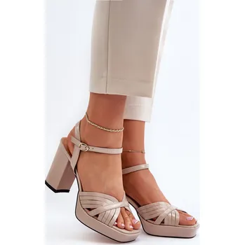 Dámská obuv Lakové dámské sandály na podpatku béžové D&A MR38-668 37