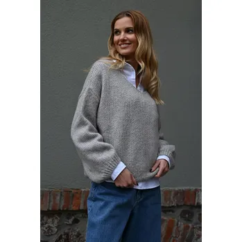 Dámský svetr ŠEDÝ DÁMSKÝ SVETR DO V JdY