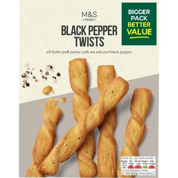 Marks & Spencer Tyčinky z máslového listového těsta s mořskou solí a černým pepřem