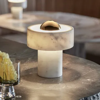 Lampička Tom Dixon LED stolní lampa Stone na baterie, zlatá barva, výška 19 cm - Délka USB nabíjecího kabelu 200 cm bílá mramorovaná, zlatá 1 x 3 W LED - Doprava zdarma