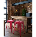Sada 2 kovových barových židlí červená 60 cm Stohovatelné výška pultu industriální Beliani