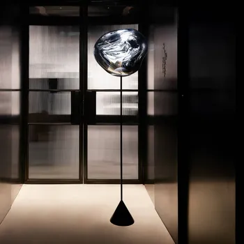 Lampička Tom Dixon LED stojací lampa Melt Cone Slim, kouřově šedá, 180 cm - Délka kabelu 250 cm; Ø základna 22 cm kouřově šedá, černá 1 x 6 W LED - Doprava zdarma