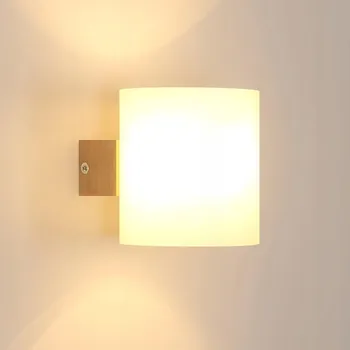 Nástěnné svítidlo Dřevěná nástěnná lampa ve vintage stylu s vypínačem