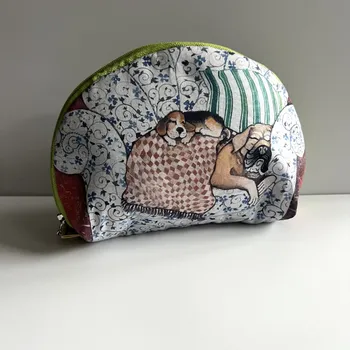 Kosmetická taška Malá taštička na drobnost Pejsek v křesle