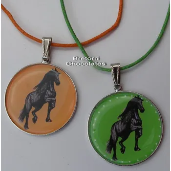 Dóza na potraviny Fríský kůň - přívěsek (průměr 25 mm)