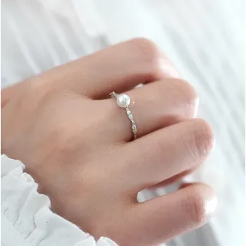 Prsten For Silver Stříbrný prsten se sladkovodní perlou a zirkonovými slzičkami – Stříbro 925