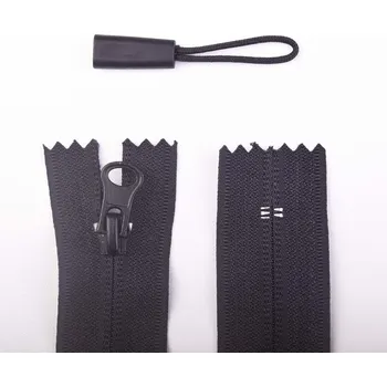 Zip Reverzní spirálový zip v černé barvě 18 cm I-5Z0-18V