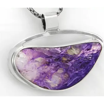 Přívěsek Větší stříbrný přívěsek (Ag 925/1000) s čaroitem QA, cca 28 x 45 mm, "fialová krajka pro éterickou vílu" (CA1253P)