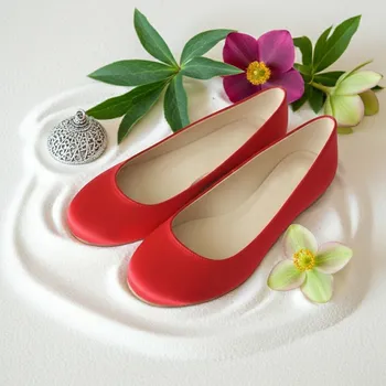 Dámské lodičky Červené balerínky Velikost obuvi: 34